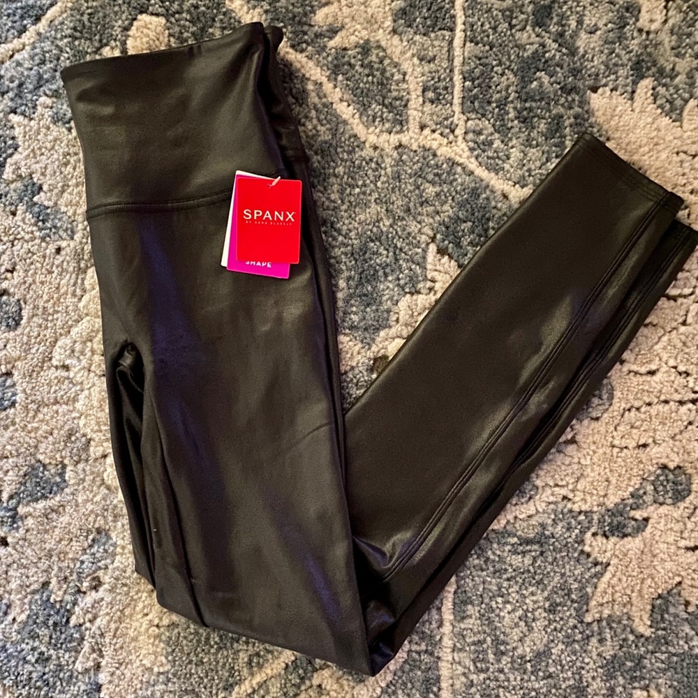 🆕 Spanx Faux Leather Leggings